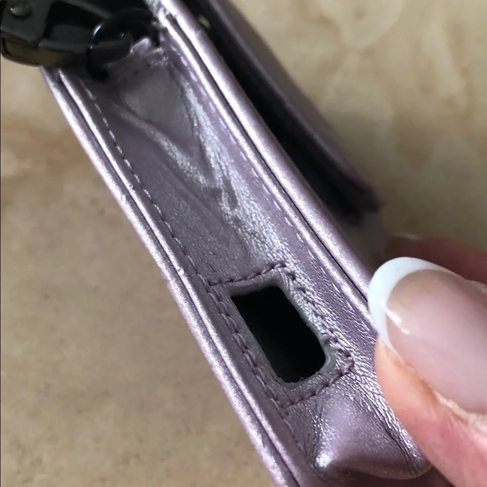 MOTOROLA LAVENDER PHONE HOLDER WITH STRAP • 2-1/4” x 4” x 1”